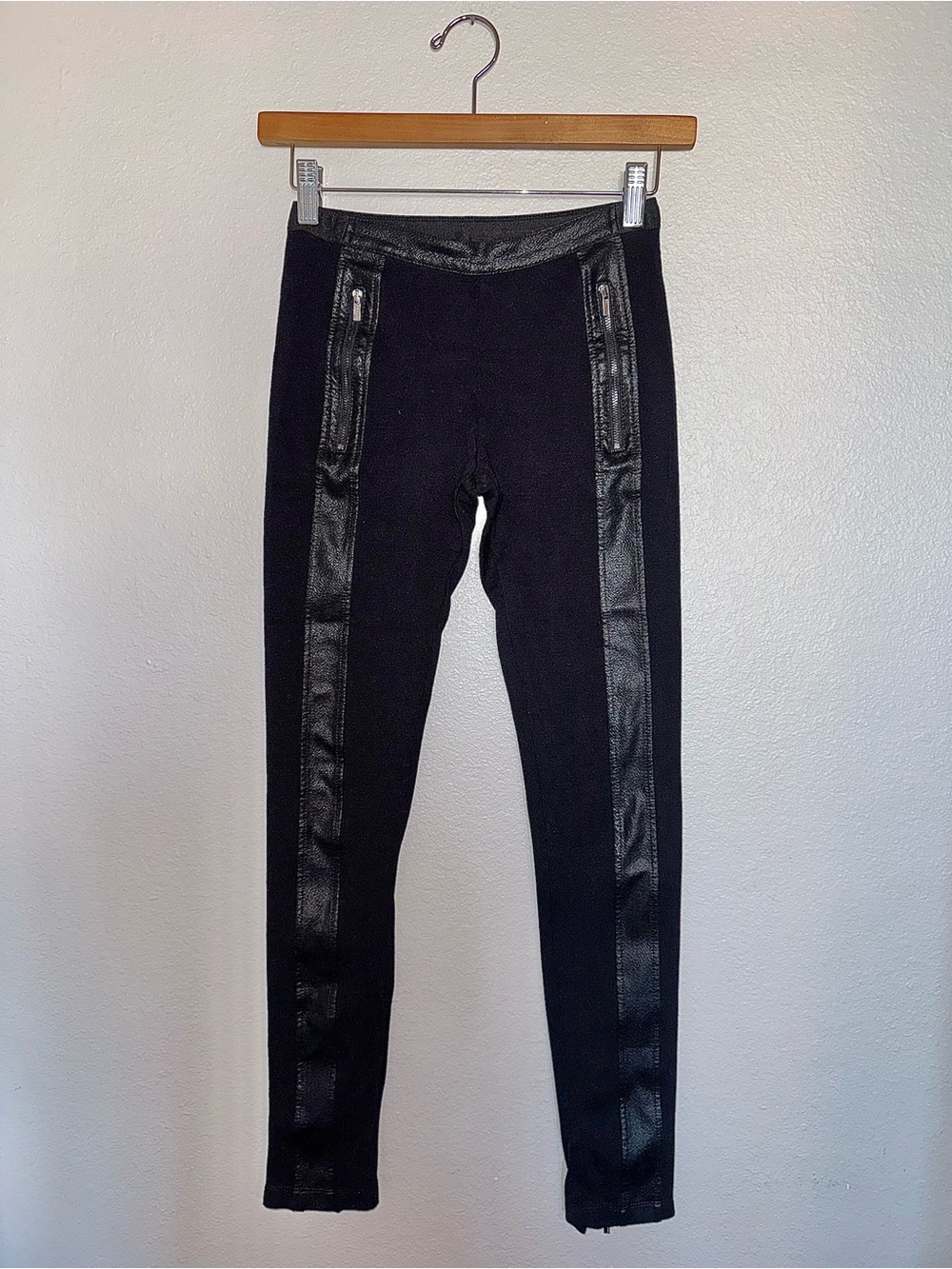 BCBGMaxAzria Black Ponte Leggings with Faux-Leather Trim XS